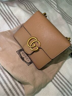Gucci Beige/Tan Leather Shoulder Crossbody with Gold Double G